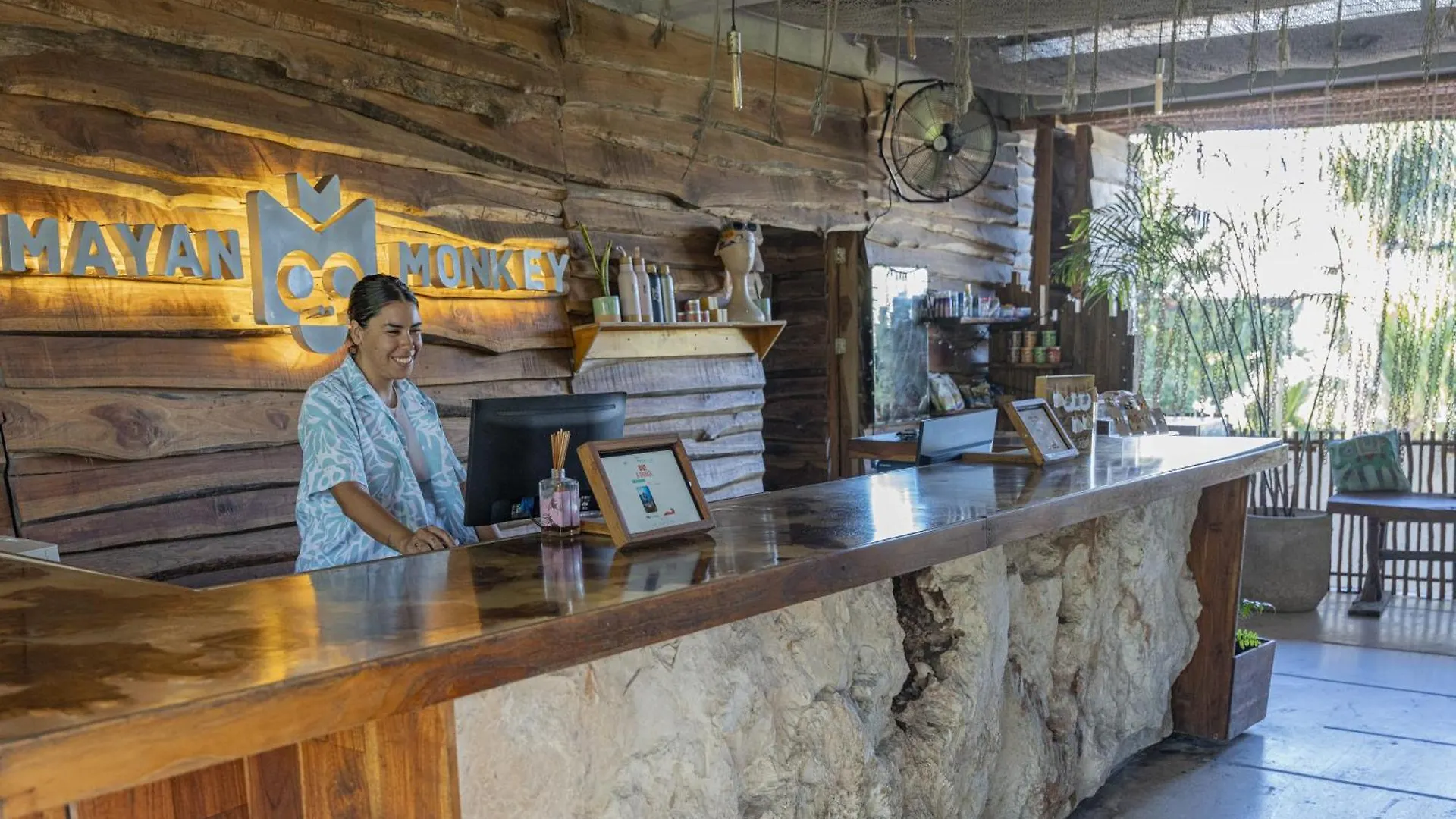 Mayan Monkey Isla Mujeres - Social Hotel (Adults Only)