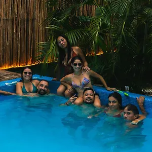 https://maui-hostels-tulum.allrivieramayahotels.com