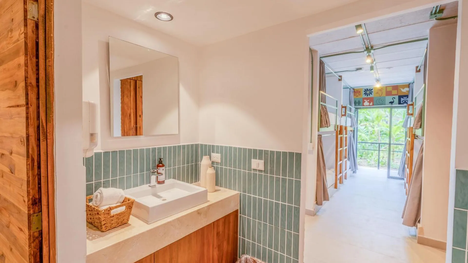 Mayan Monkey Isla Mujeres - Social Hotel (Adults Only) 4*,